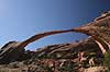 Arches National Park. Landscape Arch i Arches National Park  Arches National Park / Utah USA Nord Amerika  Sandsten, erosion, nationalparker, landskaber