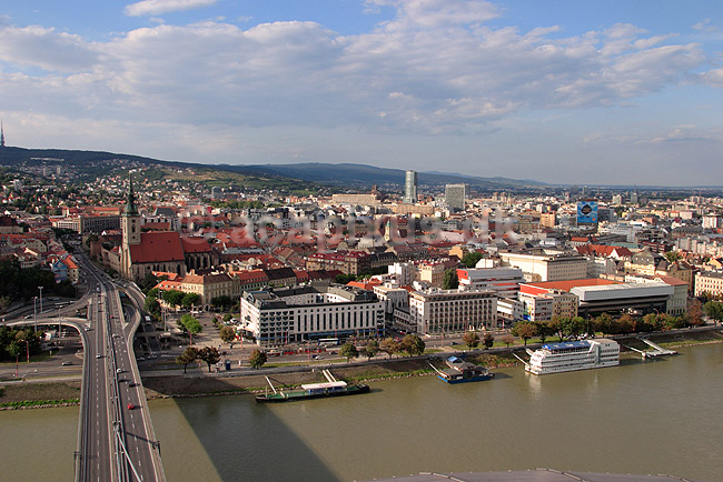 Bratislava. Udsigt over Bratislava og Donau fra Novy Most; ; Bratislava; Slovakiet; ; ; 