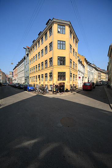K�benhavn. Hus p� hj�rnet af Snarre Gade og Knarbo Str�de; ; K�benhavn; Danmark; ; ; Storby, huse, ejendomme, beboelsesejendom, gader, veje