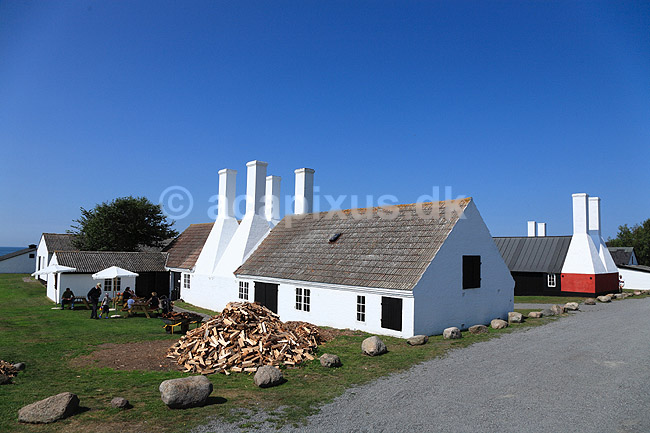 R�geri. Skorstene p� Hasle R�geri; ; Hasle / Bornholm; Danmark; ; ; Fiskeri, r�gning, f�devarer, f�devareindustri, forarbejdning, madvarer, Forarbejdning af fisk