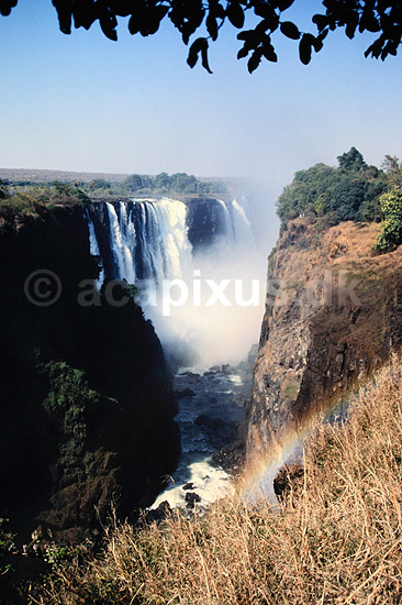 Victoria Falls. Victoria Falls, Zimbabwe og Zambia - Main Falls ( Scan af KOL3536 ) ; ; Victoria Falls / Zambezi River; Zimbabwe; Afrika; ; Viktoria vandfaldet, Viktoria vandfaldene, vandfald, vand