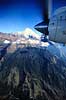 Himalaya bjergene. Varahashikhar (7847 m) set fra fly p� vej til Jomsom ( Scan af KOL1178 )   Himalaya bjergene Nepal Asien  Bjerge, propelfly, propel, propeller, sne