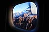 Himalaya bjergene. Himalaya bjergk�den set fra fly p� vej til Jomsom ( Scan af KOL1176 )   Himalaya bjergene Nepal Asien  Bjerge, propelfly, propel, propeller, sne