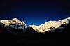 Annapurna South. M�ne over Annapurna South (7219) set fra Annapurna Base Camp ( Scan af KOL1240 )   Annapurna Base Camp / Himalaya bjergene Nepal Asien  Bjerge, sne