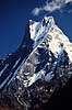 Machhapuchhre. Machhapuchhre (Fish Tail) (6993 m) set fra Hotel Himalaya ( Scan af KOL1213 )   Hotel Himalaya / Himalaya bjergene Nepal Asien  Bjerge, sne