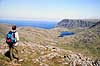 Fjeldvandrer. Fjeldvandrer p� Mager�y I baggrunden Nordkap klippen ( Scan af KOL23 )   Mager�y Norge   Trek, trekking, fjeldvandring, fjeldvandrere