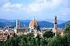 Firenze. Udsigt over Firenze med Duomo'en set fra Piazzale Michelangelo ( Scan af KOL7874 )   Firenze / Toscana Italien   Duomo, domkirke, domkirker