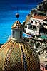 Positano. Chiesa di Santa Maria Assunta i Positano p� Sorrento halv�en ( Scan af KOL6342 )   Positano / Sorrento Italien   Santa Maria Kirken