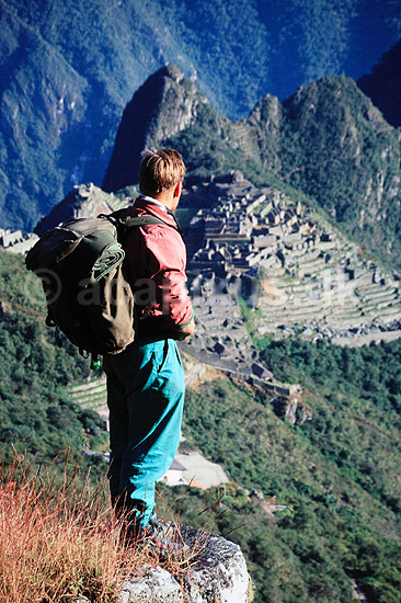 Machu Picchu. Machu Picchu - Treeker p� Inca Trail ( Scan af KOL1926 ) ; ; Machu Picchu; Peru; Sydamerika; ; Trek, trekking, bjergvandring, bjergvandrere