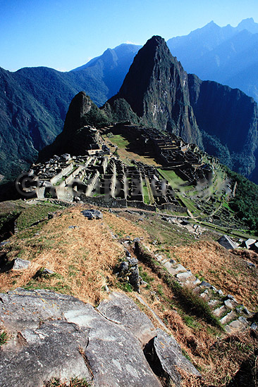 Machu Picchu. Machu Picchu - Set fra Caretakers Hut ( Scan af KOL1939 ) ; ; Machu Picchu; Peru; Sydamerika; ; Inca, inka, inkaer, incaer