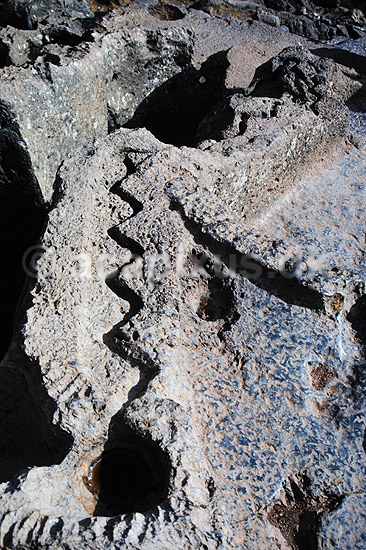 Quenko. Quenko. Zigzag anvendt som orakel ved at analysere blodets gennel�b ( Scan af KOL1879 ) ; ; Cuzco; Peru; Sydamerika; ; Inca, inka, inkaer, incaer