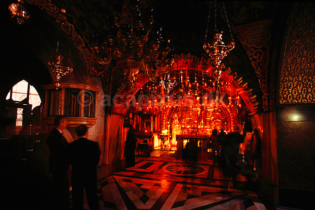 Den 12. Station. Adams Kapel, Den tolvte Station. Stedet for Jesus korsf�stelse i Den Hellige Gravs Kirke ( Scan af KOL5204 ) ; ; Jerusalem; Israel; Asien; ; Religion, kristendom, kirker, Church of the Holy Sepulchre