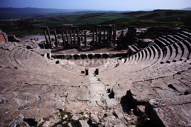 Dougga. Teateret - Den romerske by Dougga - Bygget �r 166-169. ( Scan af KOL978 ) ; ; Dougga; Tunesien; Afrika; ; Romerriget