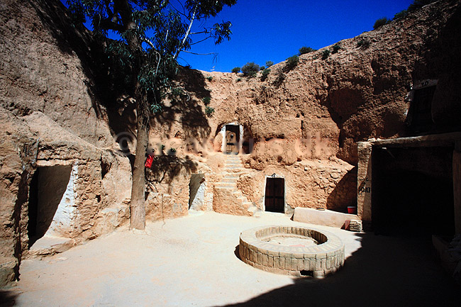 Hotel i Matmata. Troglodyt hotellet Marhala i landsbyen Matmata, anvendt under indspilningen af Star Wars ( Scan af KOL1052 ) ; ; Matmata; Tunesien; Afrika; ; 