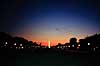 Washington Monument. Washington Monument i The National Mall i aftenskumringen ( Scan af KOL6608 )   Washington DC USA Nordamerika  