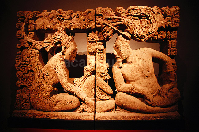 Mayarelief. Relief af maya kvinde og mand - Udstillet i Museo de San Ildefonso ( Scan af KOL6666 ) ; ; Mexico City; Mexico; Nordamerika; ; Mayaer