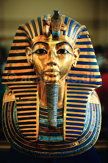 Tutankhamun. Tutankhamun's hovedmaske p� Egyptologisk Museum i Cairo ( Scan af KOL115 ) ; ; Cairo; Egypten; Afrika; ; guld, guldskat, guldskatte, museer, pharao, pharaoer