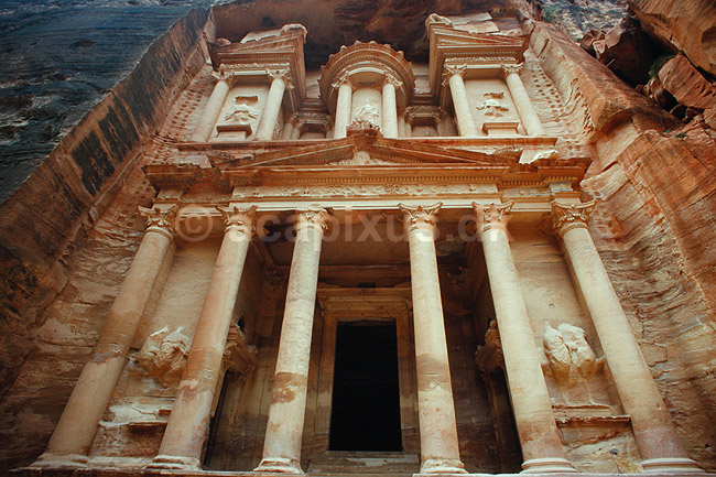Al Khazneh. Al Khazneh - The Treasury - i Petra ( Scan af KOL5348 ) ; ; Petra; Jordan; Asien; ; Nabataean