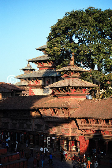 Durbar Square. Degutaleju og Bhagwati Templerne - Durbar Square, Kathmandu ( Scan af KOL1331 ) ; ; Kathmandu; Nepal; Asien; ; 