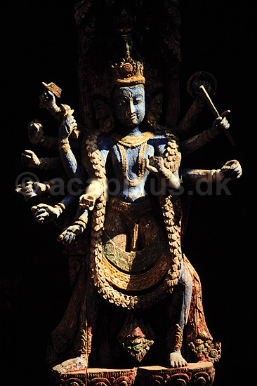 Tr�figur. Tr�figur af Shiva i Mul Chowk - Durbar Square, Patan ( Scan af KOL1370 ) ; ; Patan; Nepal; Asien; ; 