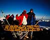 Bjergbestigere p� Mt Kilimanjaro. Bjergbestigere p� Mt Kilimanjaro ved toppen ved Uhuru Peak i 5895 m. ( Scan af KOL5842 )  Mt. Kilimanjaro NP Tanzania Afrika  Bjergbestigning, safari, turisme, vandreture, trekking