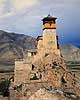 Yumbulagang. Yumbulagang - Gammel borg, nu anvendt som munke-kloster ( Scan af KOL4357 )  Tsetang Tibet ( Kina ) Asien  Yumbu Lhakhang, Zetang