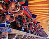 Jokhang. Jokhang, buddhistisk tempel - Udsmykning af tagkonstruktionen ( Scan af KOL4368 )  Lhasa Tibet ( Kina ) Asien  farver, r�d, bl�, sp�r, tagsp�r