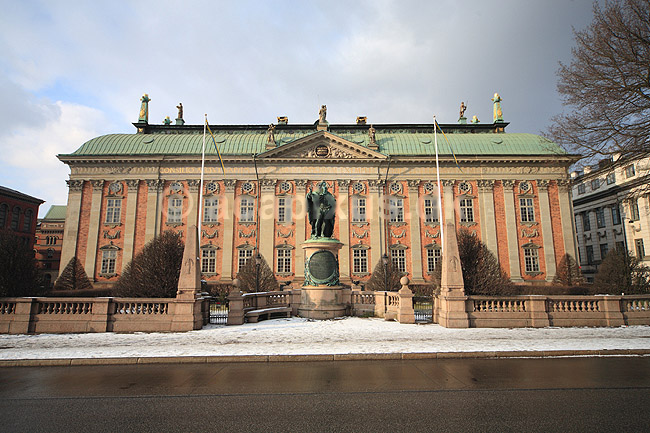 Stockholm. Riddarhuset i Gamla Stan i Stockholm; ; Stockholm; Sverige; ; ; Scandinavien, vinter, torv, torve, hovedstad, hovedst�der, storby, storbyer