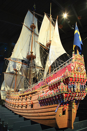 HMS Wasa. Model af Vasa skibet ( ogs� kaldet Wasa, Wasan og Wasen ) p� Wasamuseet; ; Stockholm; Sverige; ; ; Orlogsskib, orlogsskibe, jomfrurejse, k�ntring, k�ntret, forlis, forlist, skib, skibe, krigsskib, krigsskibe, Vasamuseet, Regalskeppet, Regalskep, Gustav 2. Adolf , kanon, kanoner, master, tov�rk, sejlskib, sejlskibe