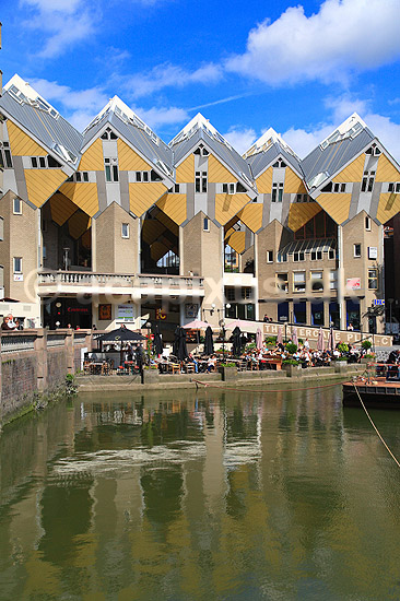 Cubic Houses. Cubic Houses i Rotterdam; ; Rotterdam; Holland; ; ; turistsev�rdigheder, turisme, huse, bebyggelse, bolig, boliger, gul
