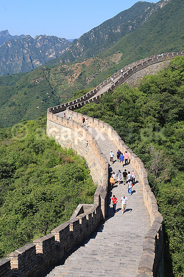 Kinesiske Mur. Den Kinesiske Mur ved Badaling, det bedst bevarede stykke af muren; ; Kinesiske Mur / Badaling; Kina; ; ; turistsev�rdigheder, turisme, Den Store Mur, The Great Wall, UNESCO World Heritage, UNESCO Verdens Arv, beskyttelse, invasion, forsvar, forsvarsmur