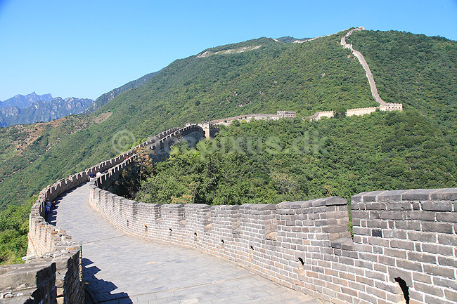 Kinesiske Mur. Den Kinesiske Mur ved Badaling, det bedst bevarede stykke af muren; ; Kinesiske Mur / Badaling; Kina; ; ; turistsev�rdigheder, turisme, Den Store Mur, The Great Wall, UNESCO World Heritage, UNESCO Verdens Arv, beskyttelse, invasion, forsvar, forsvarsmur