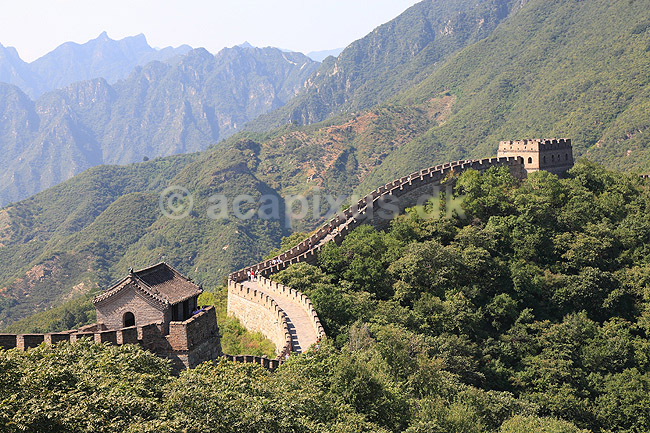 Kinesiske Mur. Den Kinesiske Mur ved Badaling, det bedst bevarede stykke af muren; ; Kinesiske Mur / Badaling; Kina; ; ; turistsev�rdigheder, turisme, Den Store Mur, The Great Wall, UNESCO World Heritage, UNESCO Verdens Arv, beskyttelse, invasion, forsvar, forsvarsmur