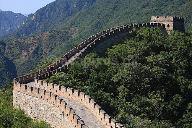 Kinesiske Mur. Den Kinesiske Mur ved Badaling, det bedst bevarede stykke af muren; ; Kinesiske Mur / Badaling; Kina; ; ; turistsev�rdigheder, turisme, Den Store Mur, The Great Wall, UNESCO World Heritage, UNESCO Verdens Arv, beskyttelse, invasion, forsvar, forsvarsmur