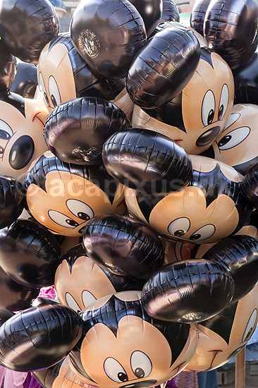 Disneyworld. Mikey Mouse balloner i Disneyworld i Paris; ; Paris; Frankrig; ; ; Eurodisney, Disneyland Park, Forlystelsespark, forlystelsesparker