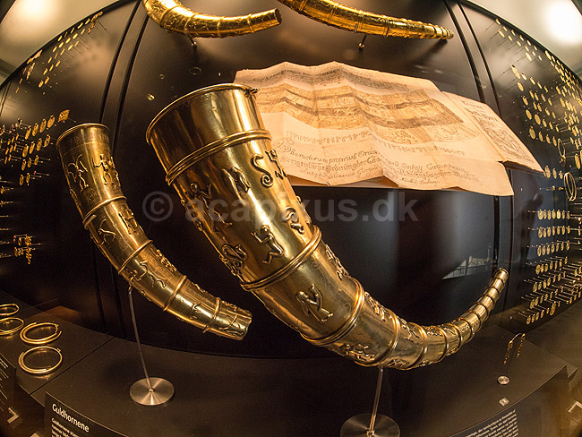 Guldhorn. Kopier af Guldhornene p� National Museet; ; National Museet / K�benhavn; ; ; ; Nationalklenodier, klenodier, kulturskatte, skatte, sev�rdigheder, historie