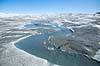 Indlandsisen. En smeltevandsflod snor sig hen over indlandsisen. N�r Russel gletscheren p� Gr�nland.  Kangerlussuaq Gr�nland   S�ndre Str�mfjord, landskaber, indlandsis, smeltevand, afsmeltning, global opvarmning, gletcher, gletsjer, gletscher, br�, is-br�, skri�j�kull, j�kel, glacier