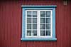 Vindue. Vinduesparti fra kunstmuseet i Ilulissat. Tidligere kolonibestyrerbolig  Ilulissat Gr�nland   Jakobshavn, museer, kunst, kunstsamling, thermometer