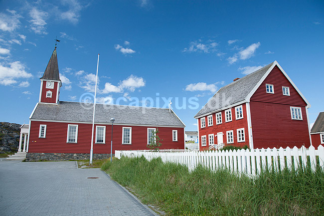 Nuuk. Den gamle tr�kirke Frelsers Kirke (Annaassisitta Oqaluffia) i Nuuk; ; Nuuk; Gr�nland; ; ; Godth�b, hovedstad p� Gr�nland, kirker