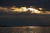 Gr�nland. Solen skinner igennem skyerne ned p� havoverfladen i Godth�bsfjorden - Kangersuneq  Nuuk Gr�nland   Godth�b, hovedstad p� Gr�nland