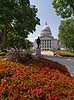 Madison Capitol. Statue af Hans Christian Heg foran Capitol bygningen i Madison p� Wisconsin State Capitol Square  Madison / Wisconsin USA   Administration, stater, parlament, parlamentsbygning, regering, lokalregering