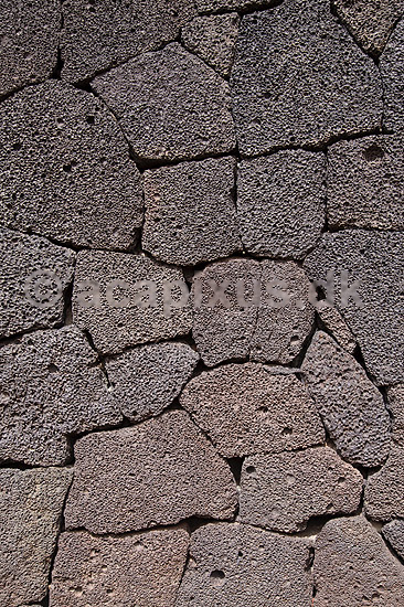 Lanzarote. Mur bugget af lavasten (pimpsten) i Timanfaya Nationalparken p� Lanzarote i De Kanariske �er; ; Parque Nacional de Timanfaya / Lanzarote; Spanien; ; ; Vulkaner, vulkanisme, vulkan, lava
