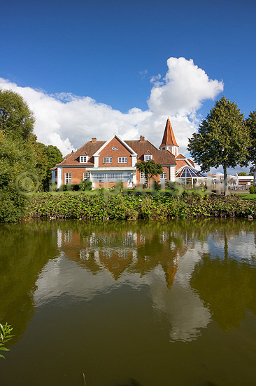 Hotel S�rup Herregaard. Hovedbygningen p� S�rup Herregaard syd for Ringsted; ; Ringsted / Sj�lland; Danmark; ; ; Hoteller, herreg�rde, slotshotel, slotshoteller, kursuscenter, konferencecenter