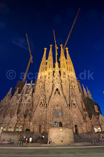 La Sagrada Familia. Byggekraner over Gaudis uf�rdige kirke, Sagrada Familia, i Barcelona; ; Barcelona; Spanien; ; ; Temple Expiatori de la Sagrada Familia, Basilica and Expiatory Church of the Holy Family, Antoni Gaudi, UNESCO world heritage
