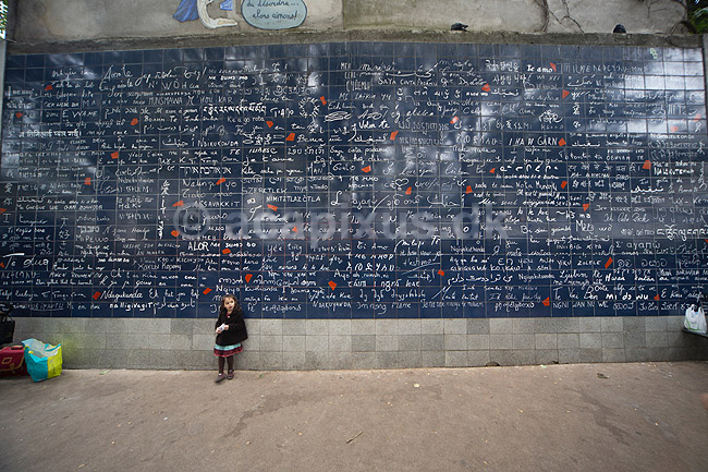 Wall of Love. Mur med teksten >Jeg elsker dig< p� utallige sprog; ; Paris; Frankrig; ; ; 10 Rue Andr� Barsacq, 75018 Paris, France. I love you, k�rlighed, romantik, romantisk