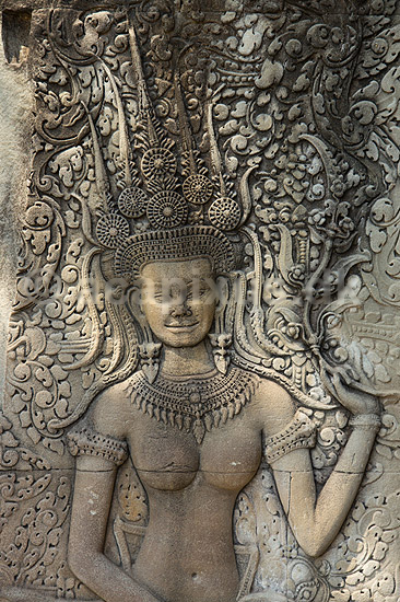 Apsara figur i Angkor Wat. Apsara figur i Angkor Wat templet i Angkor Archeological Park, World Heritage Site, bygget i 12e �rhundrede af Suryavarman II; ; Angkor Archeological Park / Siem Reap; Cambodia; ; ; Angkor Wat, Templer, Khmer riget
