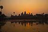 Angkor Wat. Angkor Wat templet ved solopgang i Angkor Archeological Park, World Heritage Site, bygget i 12e �rhundrede af Suryavarman II  Angkor Archeological Park / Siem Reap Cambodia   Angkor Wat, Templer, Khmer riget