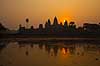 Angkor Wat. Angkor Wat templet ved solopgang i Angkor Archeological Park, World Heritage Site, bygget i 12e �rhundrede af Suryavarman II  Angkor Archeological Park / Siem Reap Cambodia   Angkor Wat, Templer, Khmer riget