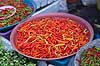 Chili. Chili p� marked i Thailand   Thailand   Krydderi, krydderier, mad, gr�ntsager