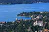 Gardas�en. Udsigt over Gardas�en, Lago di Garda, fra byen Supiane ved Gardone Riviera  Gardas�en / Gardone Riviera Italien  landskaber turisme